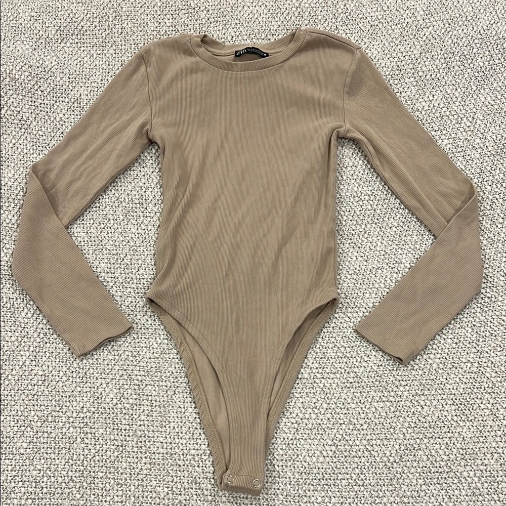 Zara tan long sleeve bodysuit size small